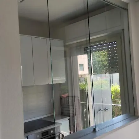 Completamente Rinnovato, Con Giardino, A 100 Mt Dal Mare Apartment *